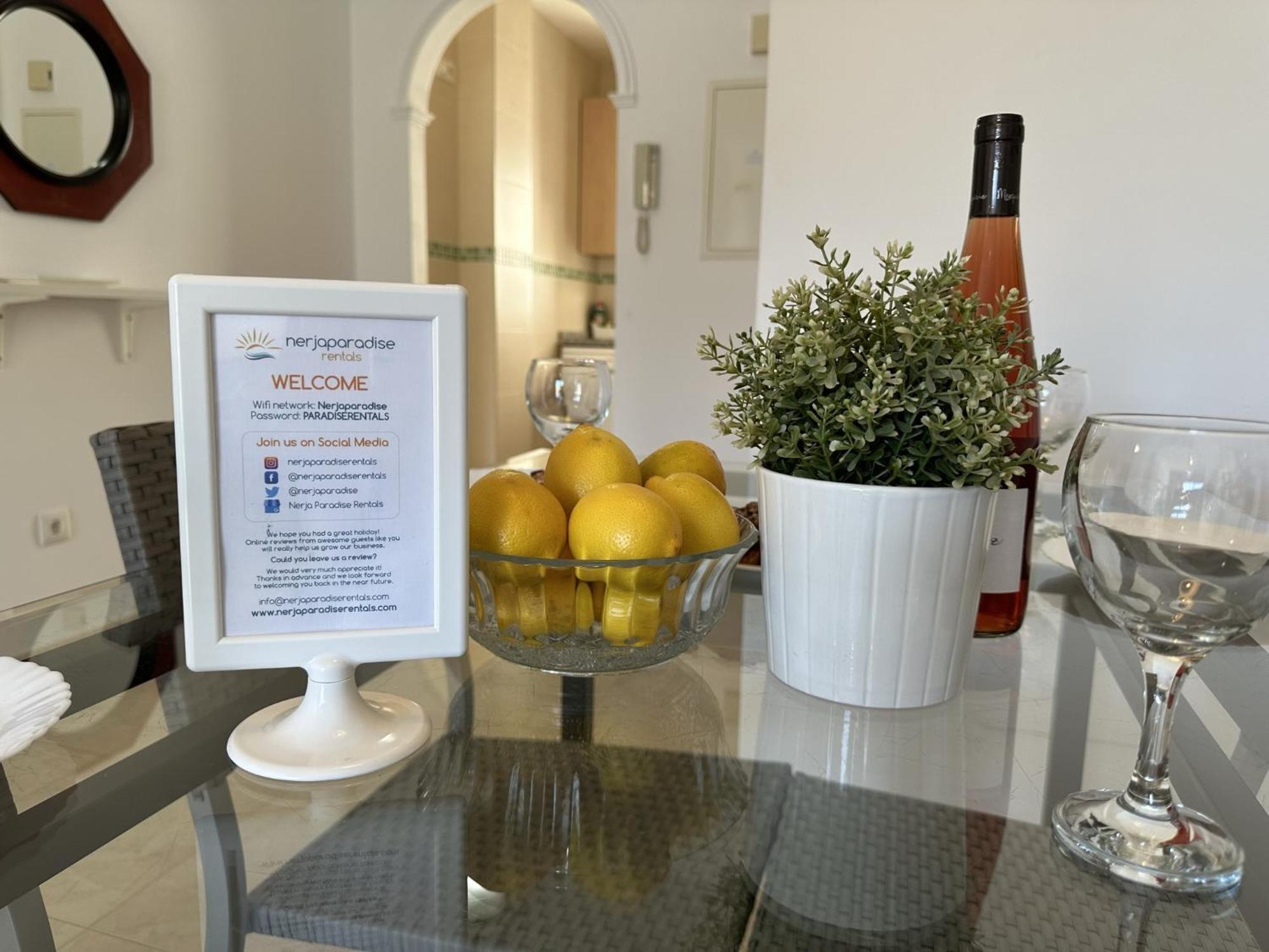Nerja Paradise Rentals - Apt Chimenea A1E Екстер'єр фото